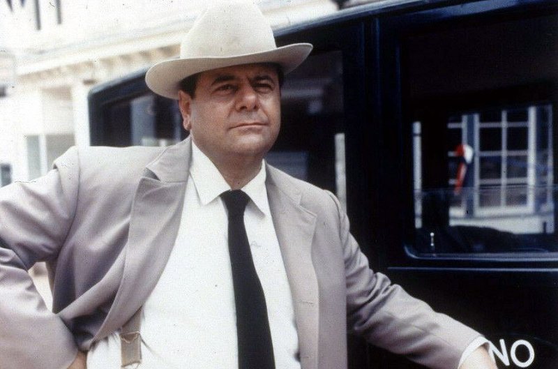 Chiefs 1983 detective series game about