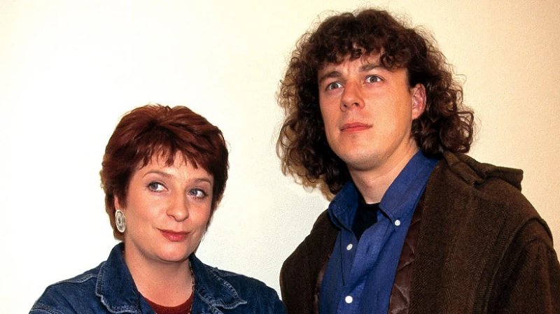 Jonathan Creek 1997 detective series game like