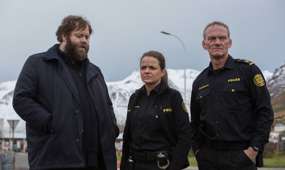 Trapped 2015 detective series game about